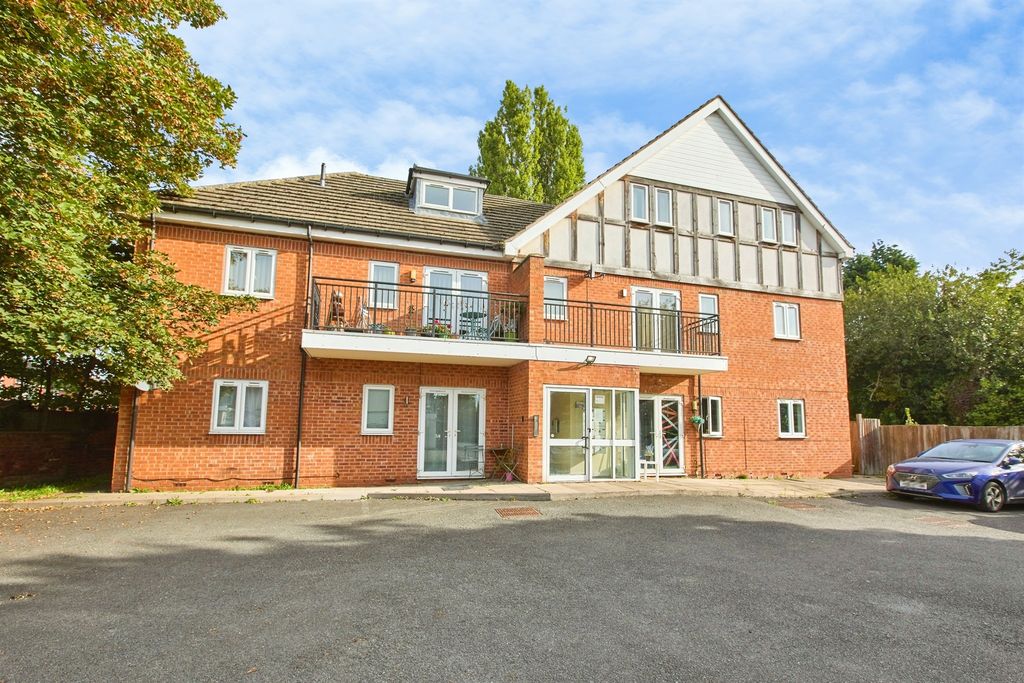 Property photo 1 of 18