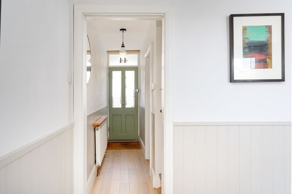 Property photo 3 of 19 Entrance Hallway
