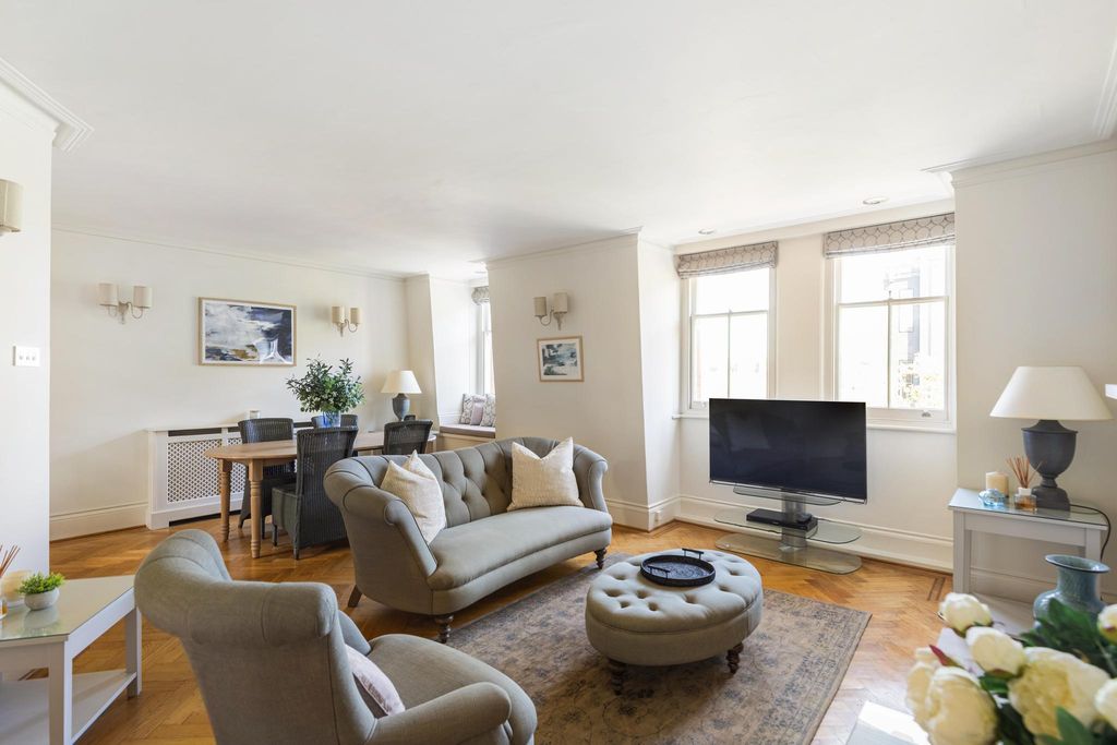 Property photo 2 of 19 Image