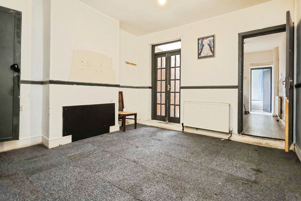 Property photo 3 of 10 Pbox-Img.Jpg