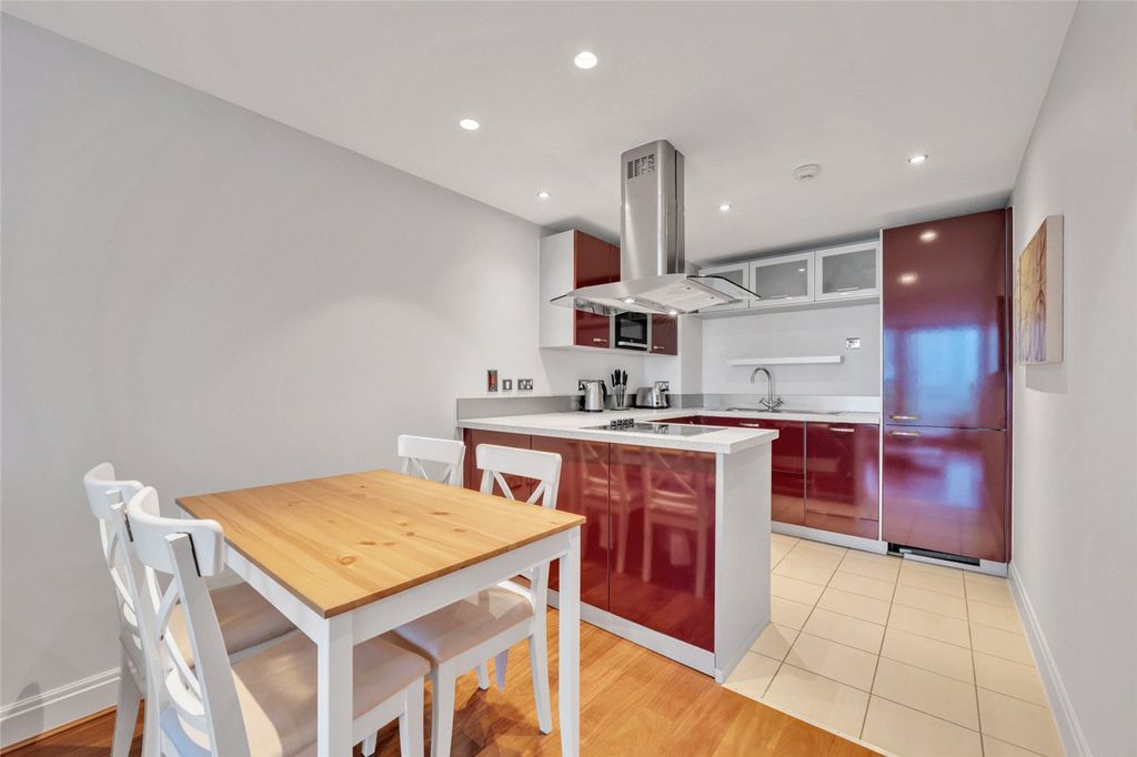 Property photo 3 of 21 Picture No. 13