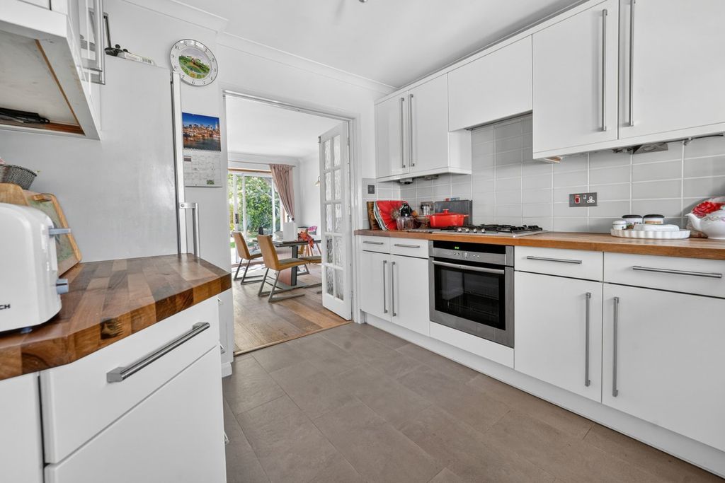 Property photo 3 of 14