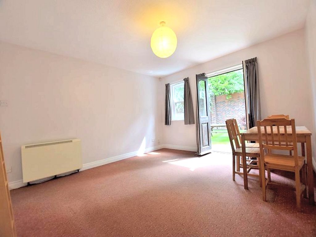 Property photo 3 of 9 Reception