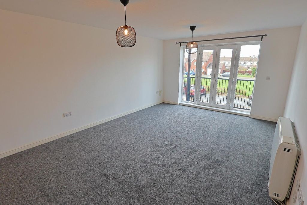 Property photo 2 of 10 Lounge