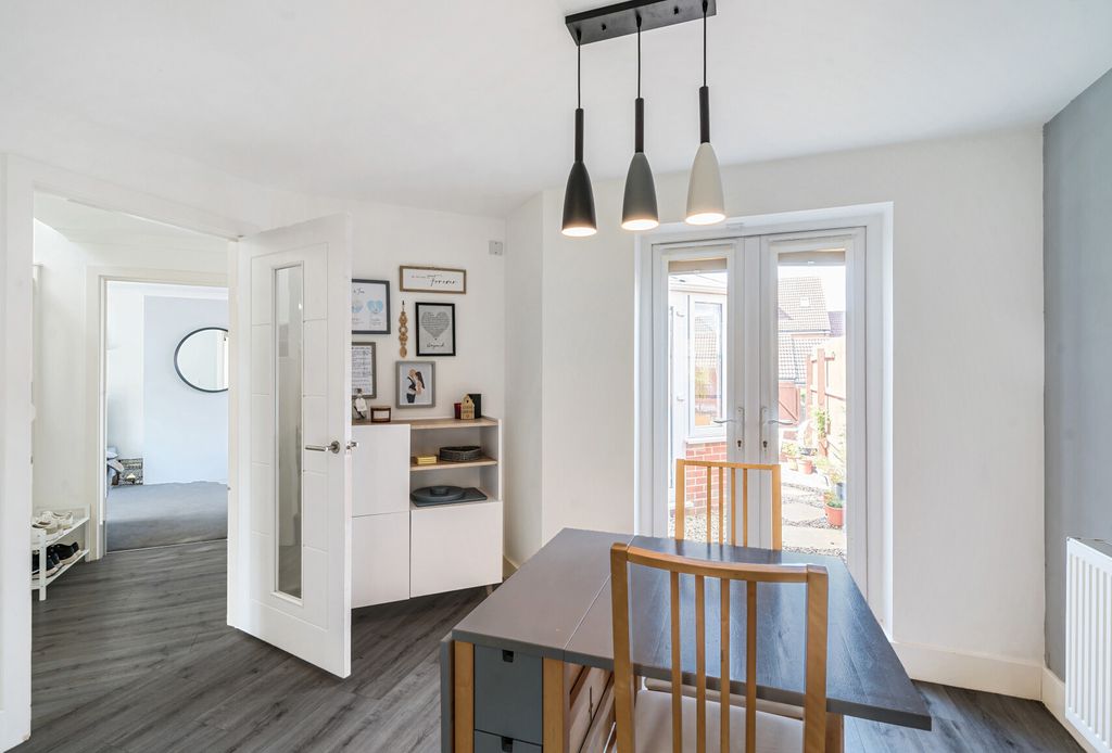 Property photo 3 of 22 Dining Area
