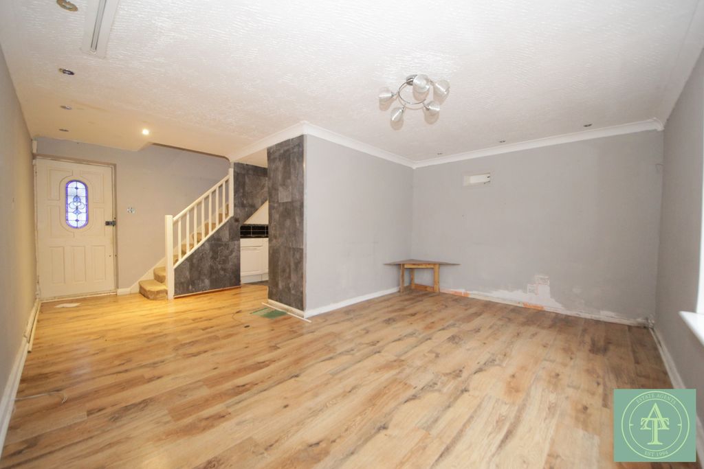 Property photo 3 of 13 Gallery