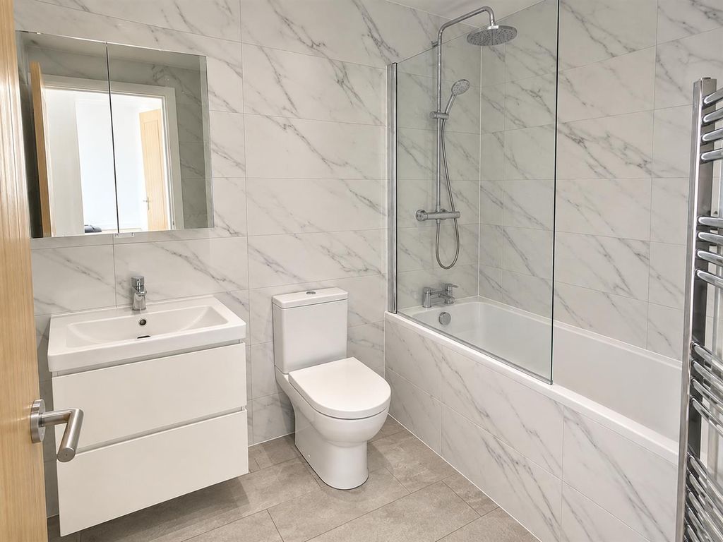 Property photo 3 of 7 Bathroom.Png