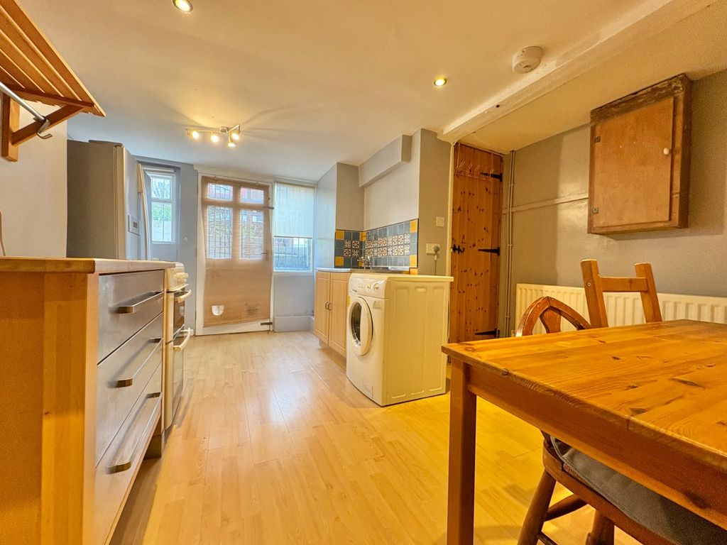 Property photo 3 of 13 Picture No. 16