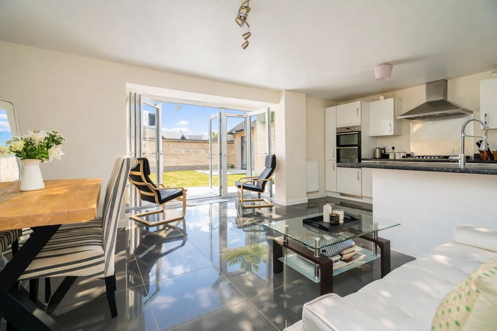 Property photo 3 of 22