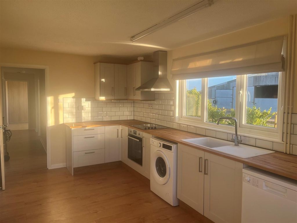 Property photo 3 of 8 Kitchen With Appliances.Jpg
