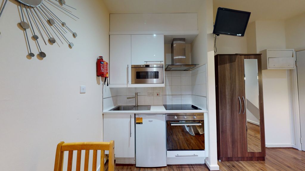 Property photo 2 of 10 Kitchen