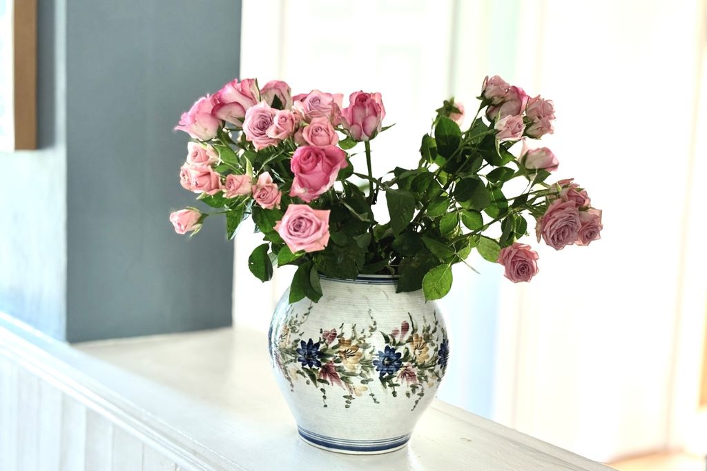 Property photo 3 of 19 Entrance Flowers