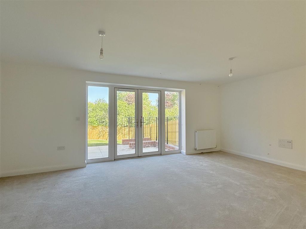 Property photo 3 of 8 Tempimageytuvyr.Jpg