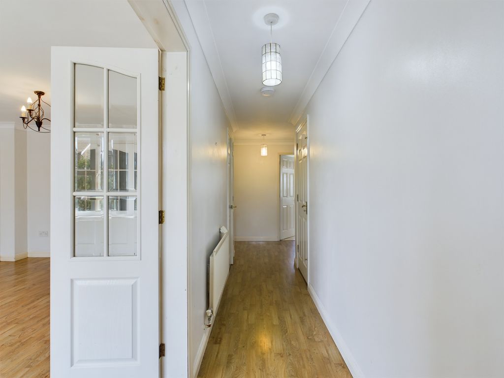 Property photo 2 of 27