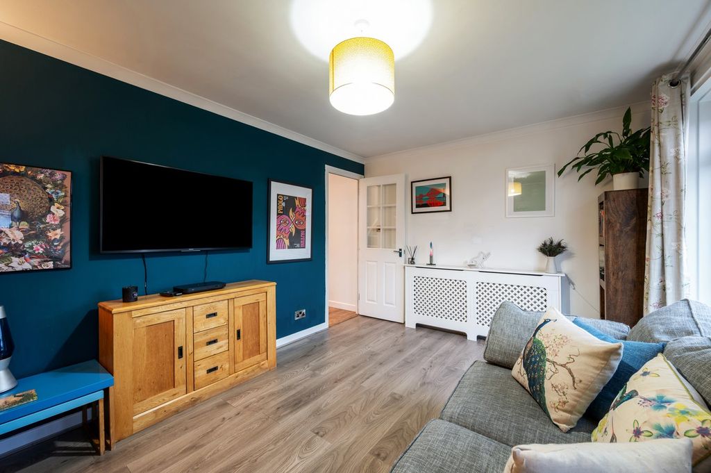 Property photo 3 of 24