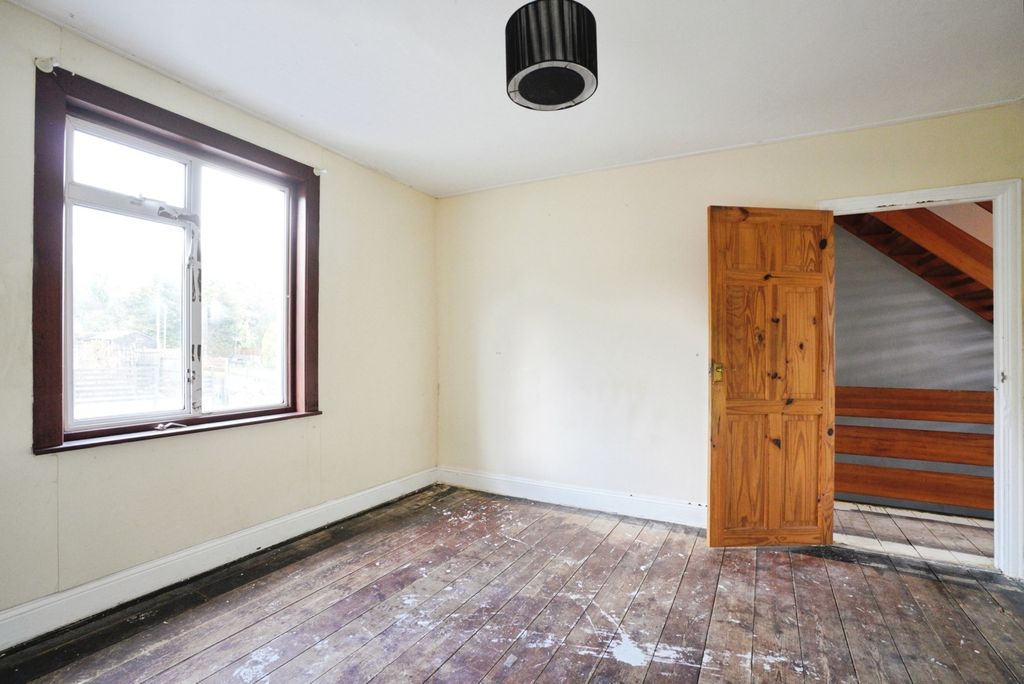 Property photo 3 of 17 Photo