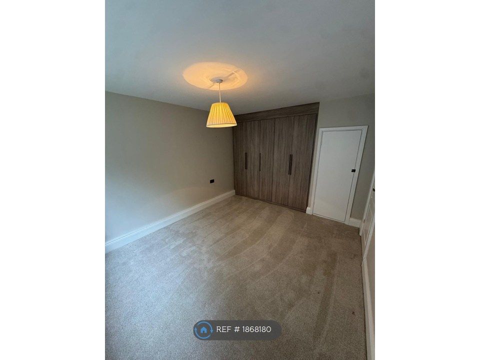 Property photo 3 of 13 Master Bedroom