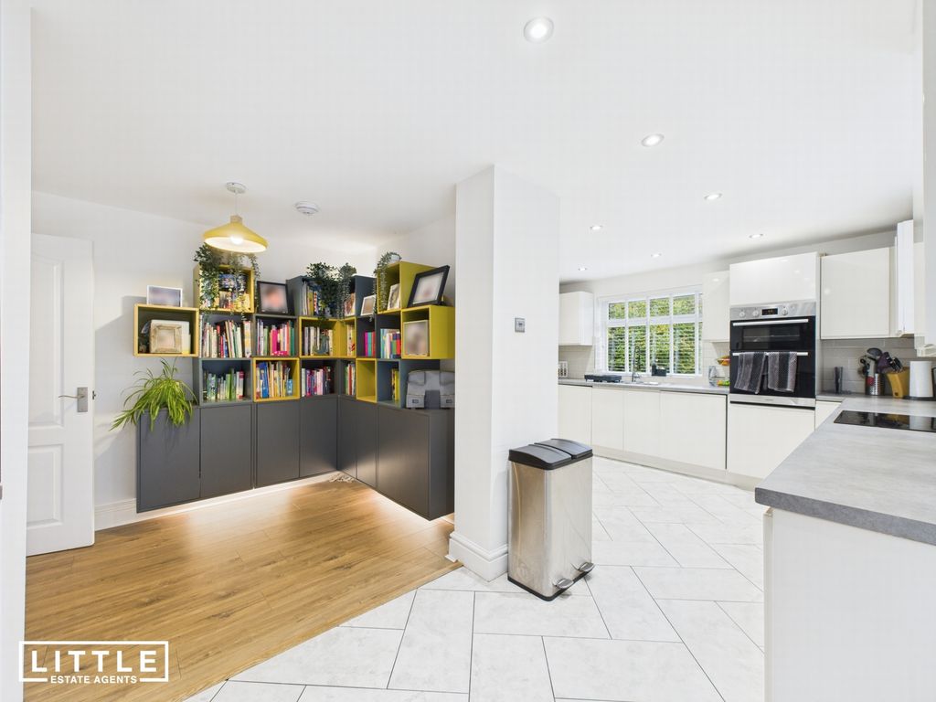 Property photo 2 of 46 Photo 32