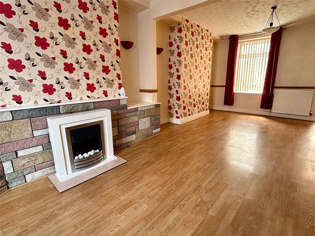 Property photo 2 of 23 Picture No. 05