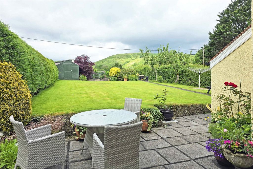 Property photo 2 of 42 Garden