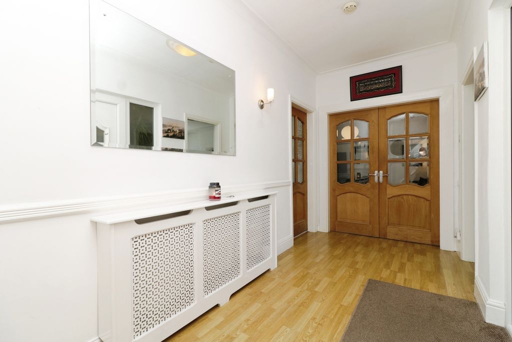 Property photo 3 of 17 Photo
