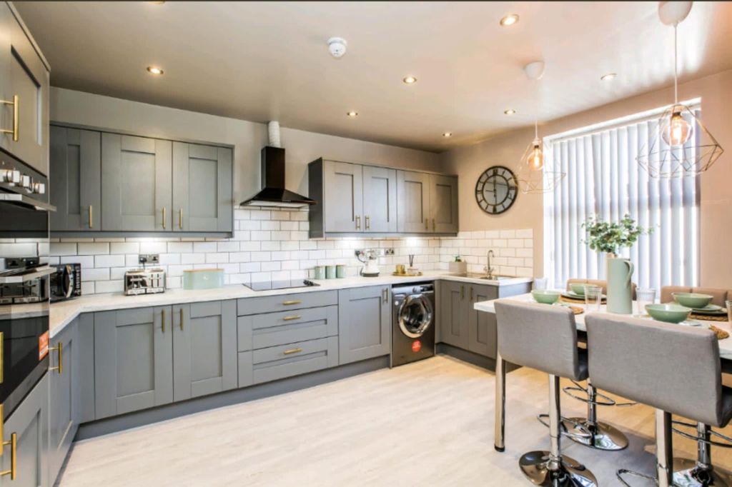 Property photo 3 of 4 Communal Kitchen-Diner