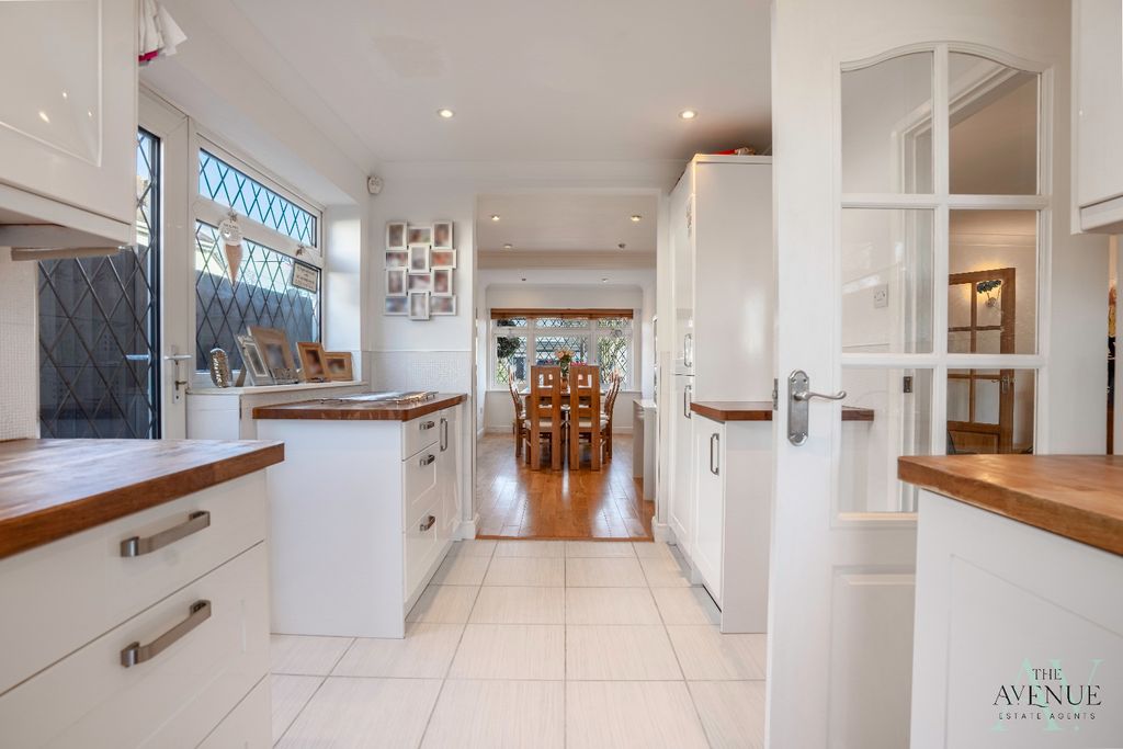 Property photo 2 of 19 4847113