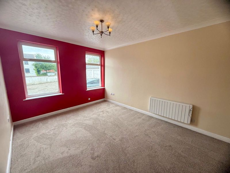 Property photo 3 of 7 Photo 4