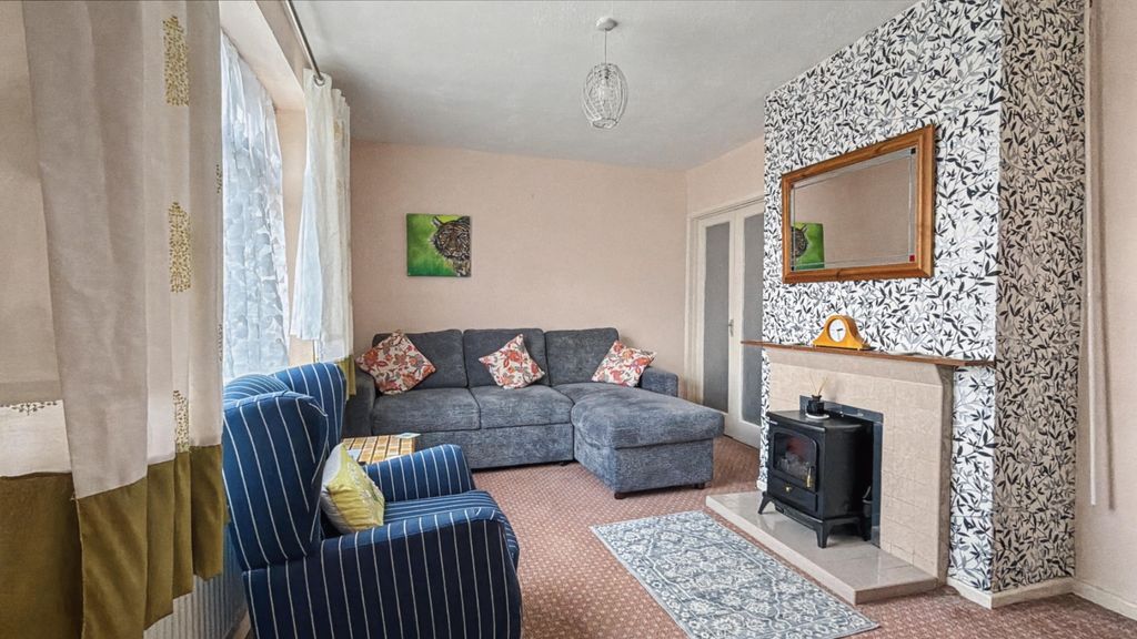 Property photo 2 of 11 4144061