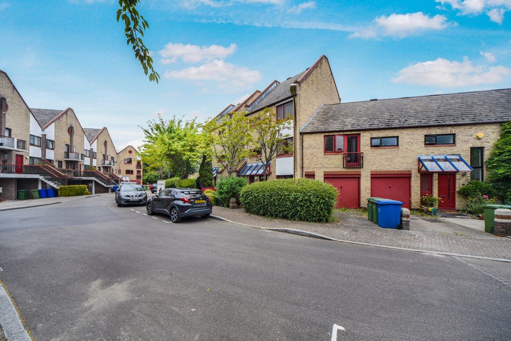 Property photo 1 of 24 Bywater Place, Rothe