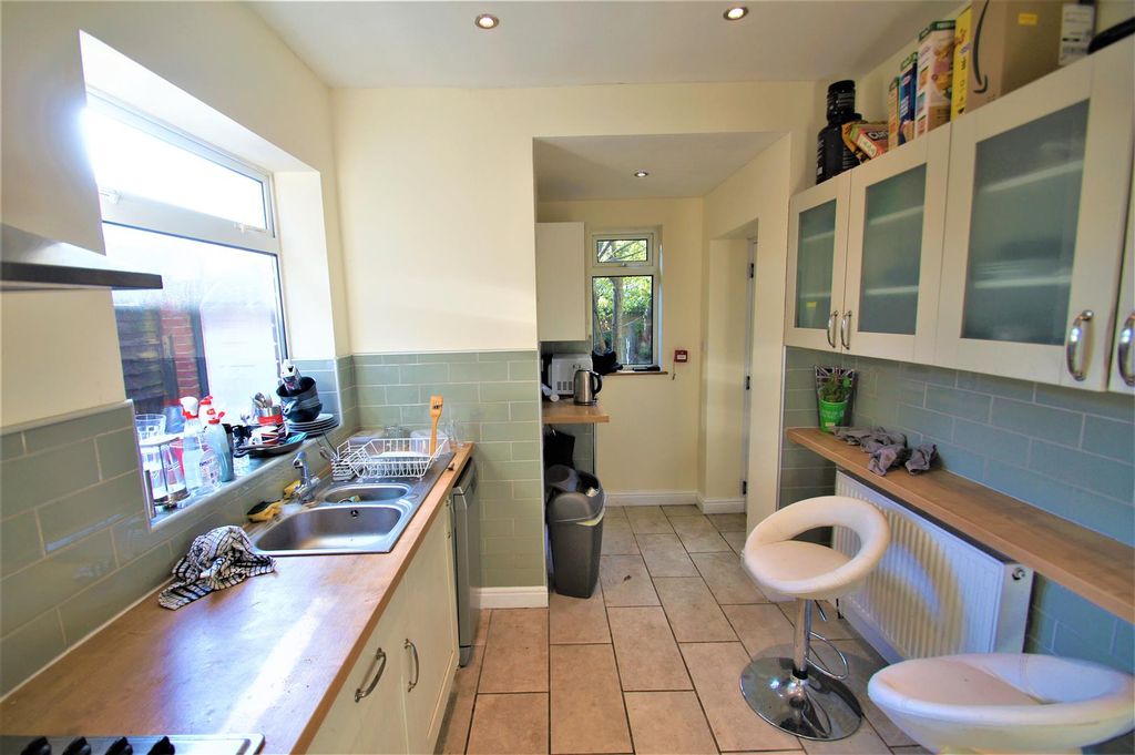 Property photo 2 of 34