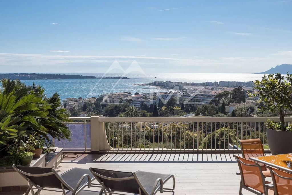 Property photo 1 of 17 Superb Apartment In A Luxury Residence