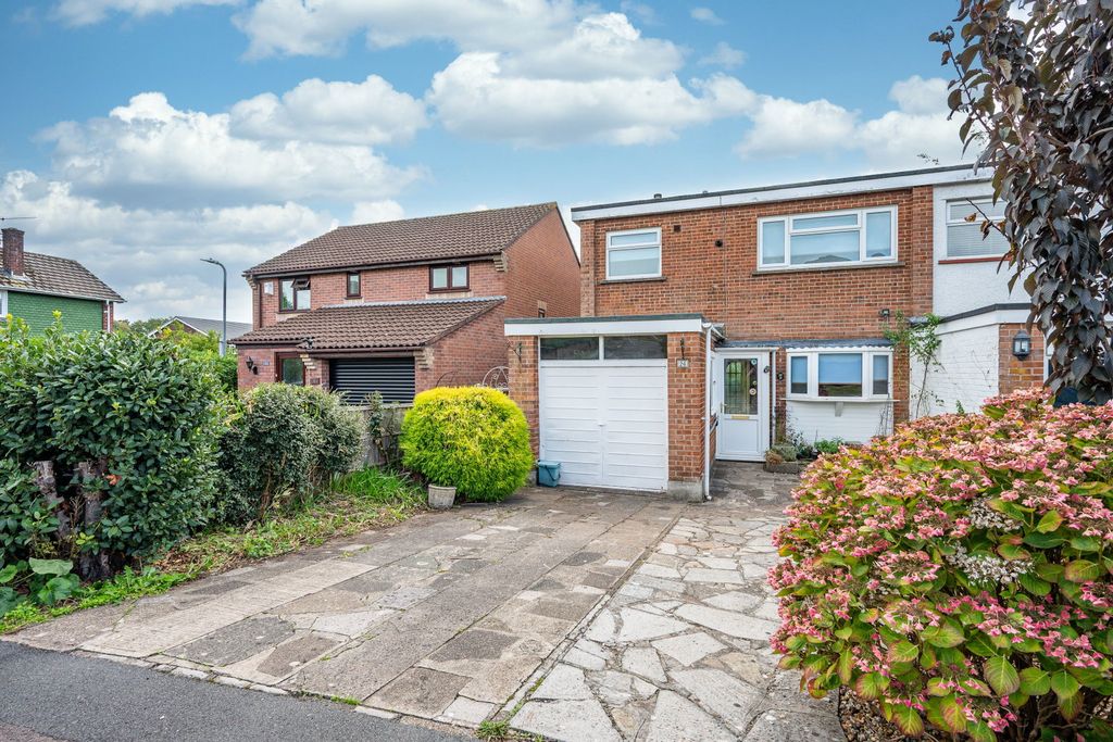 Property photo 1 of 31