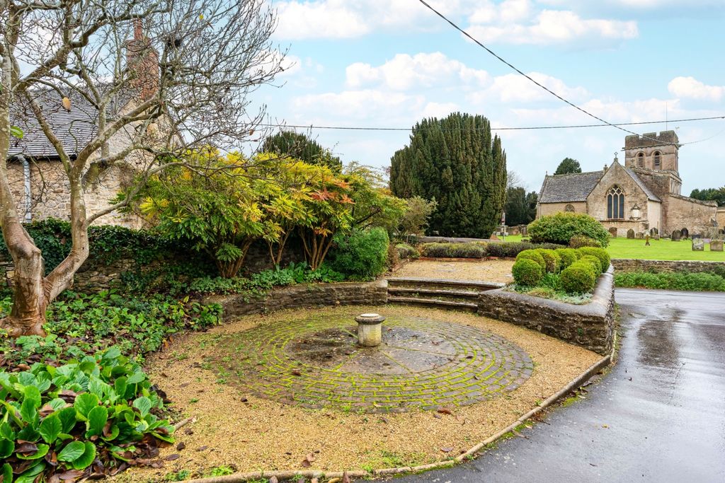 Property photo 2 of 30 Front External