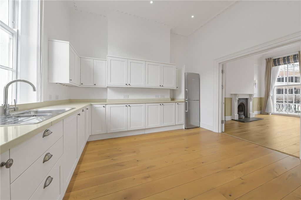 Property photo 2 of 19 Picture No. 23