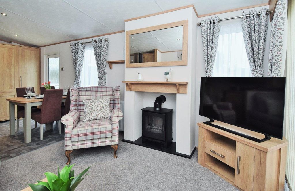 Property photo 3 of 24 Picture No. 12