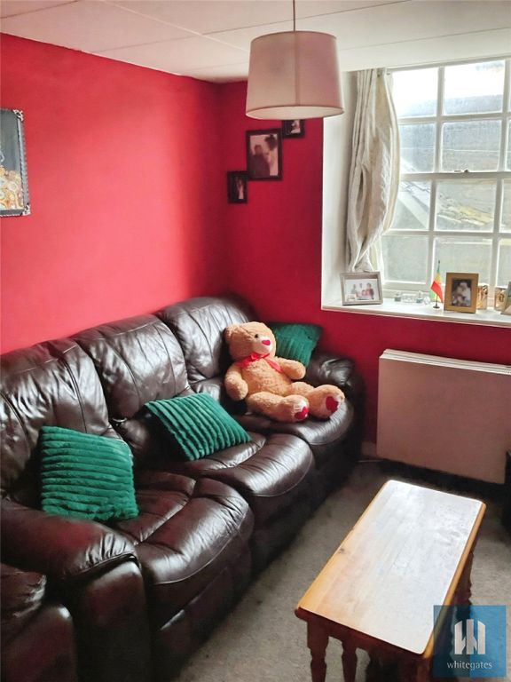 Property photo 3 of 7 Picture No. 12