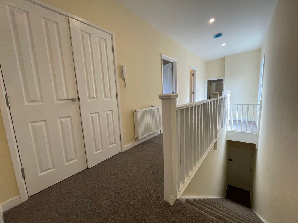 Property photo 3 of 11 Photo 11