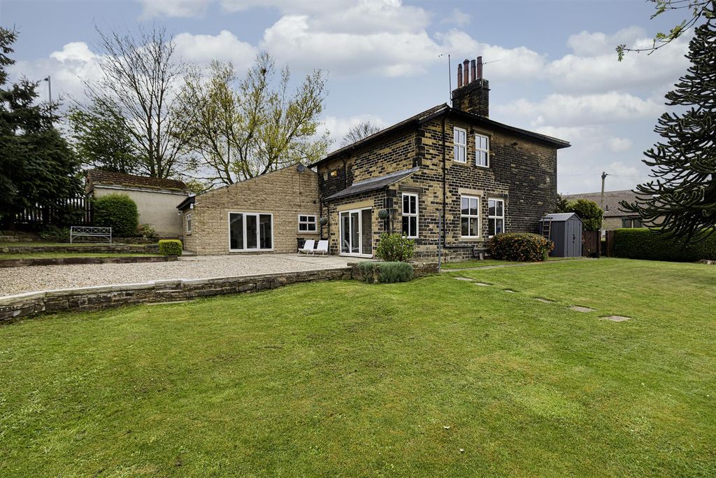 Property photo 3 of 43
