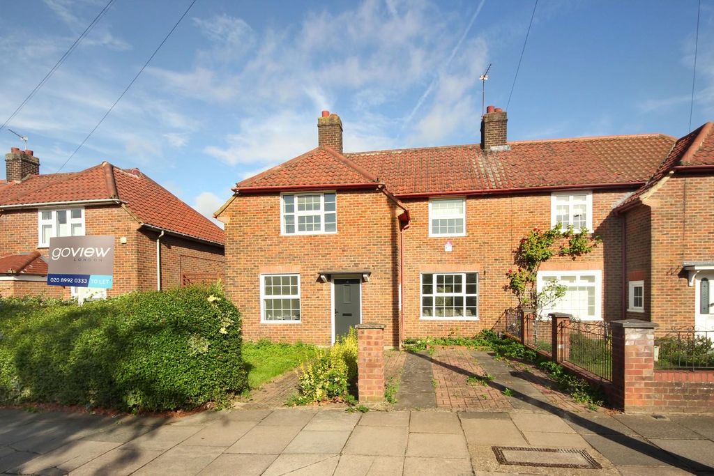 Property photo 1 of 17