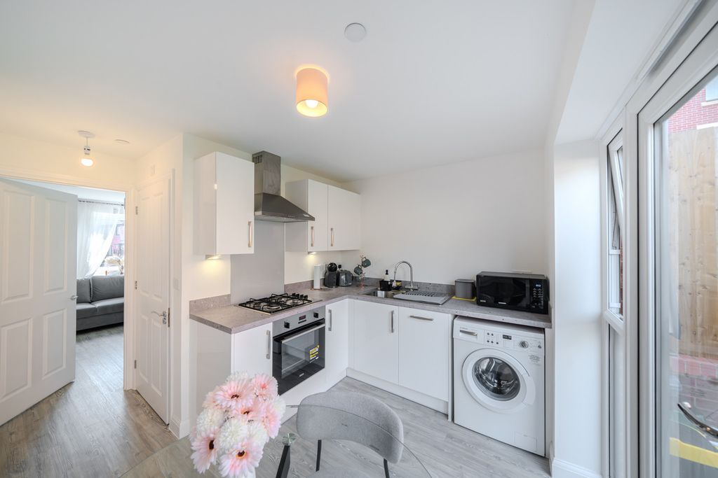 Property photo 3 of 20