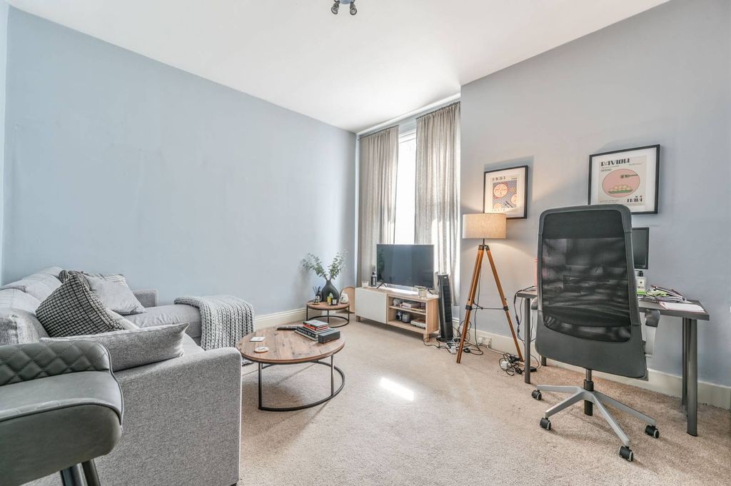 Property photo 1 of 6