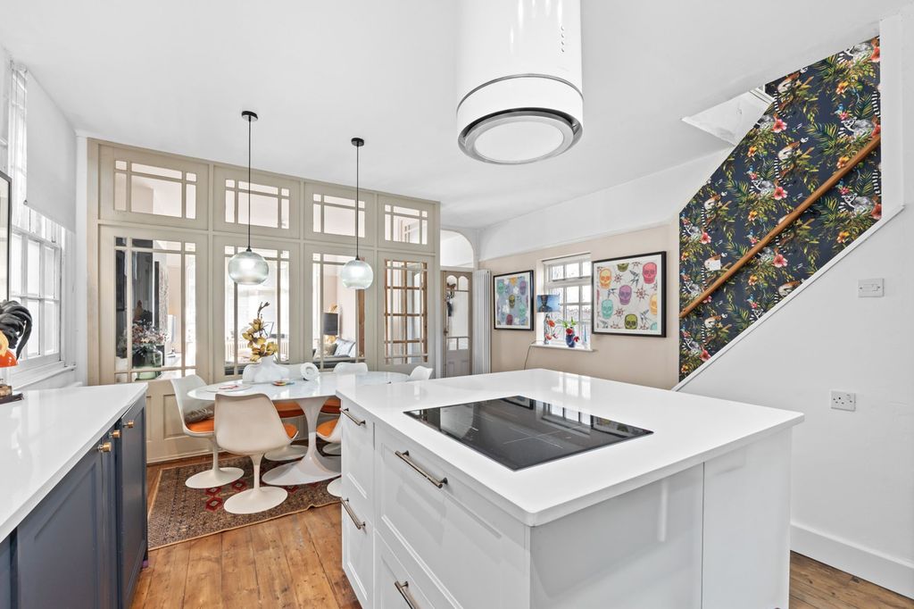 Property photo 2 of 30 Kitchen/Diner