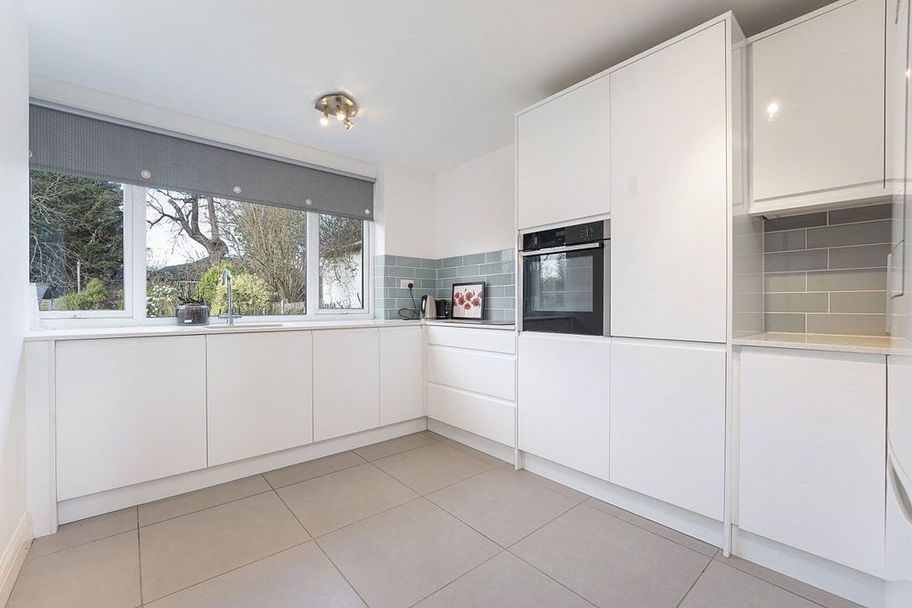 Property photo 3 of 16 Picture No. 10