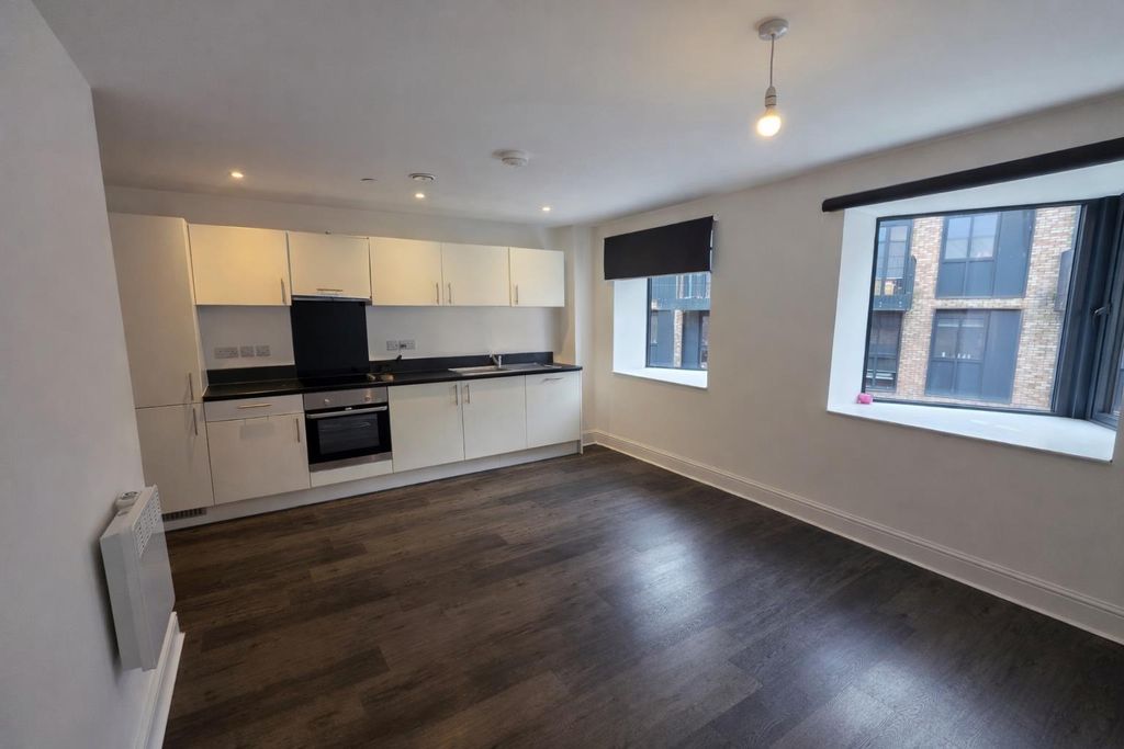 Property photo 3 of 7 Kitchen