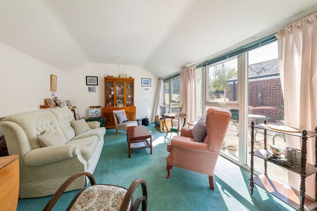 Property photo 2 of 10