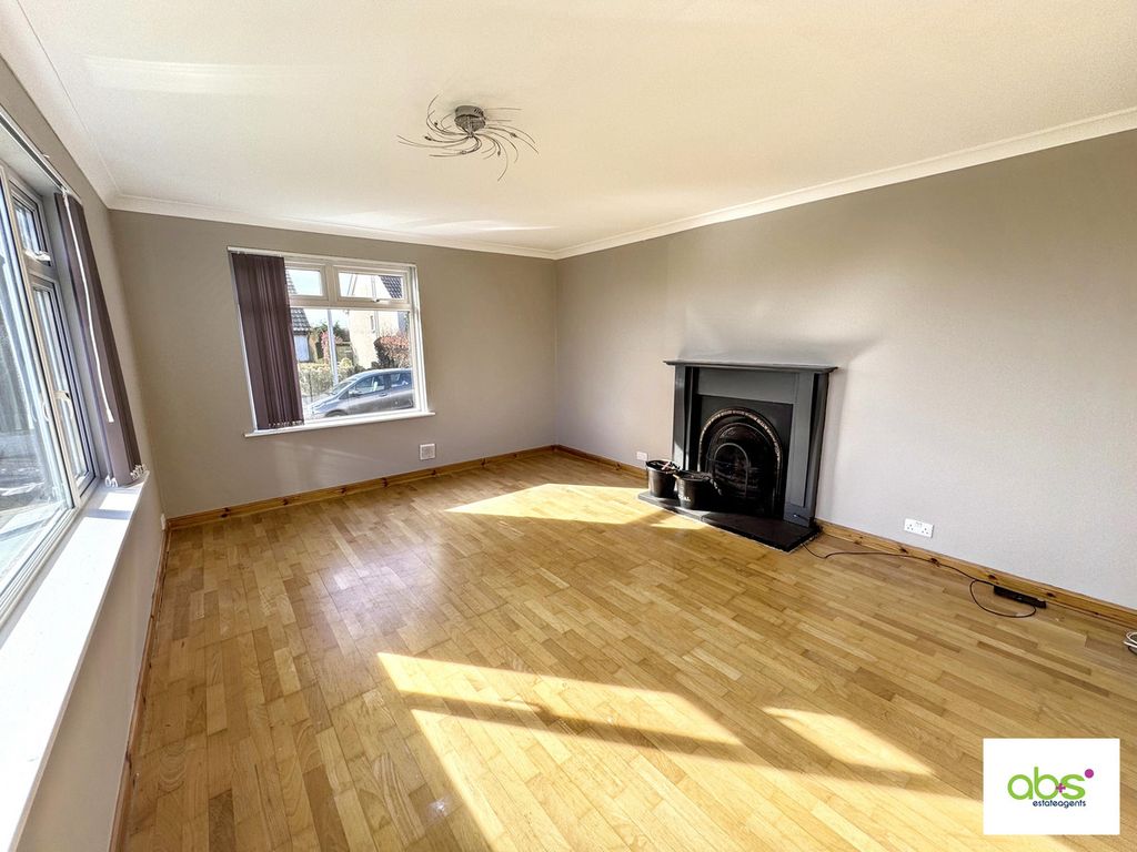 Property photo 3 of 25