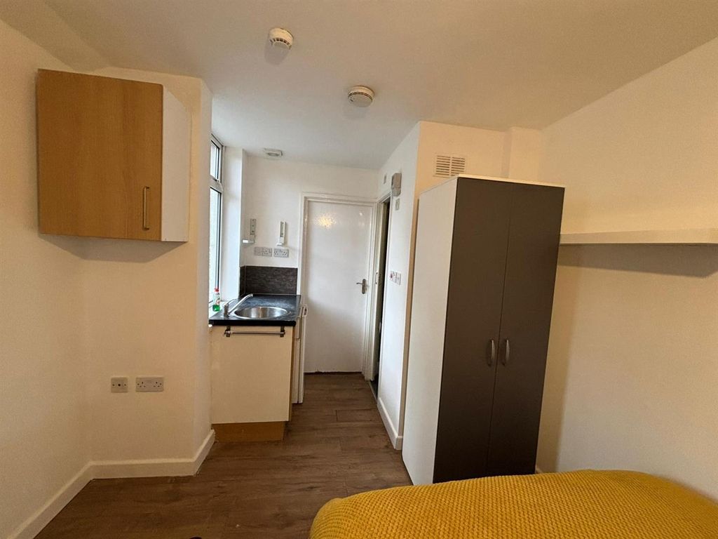 Property photo 2 of 6 E8-W3We_1Ksbte2Sscj_Ow.Jpg