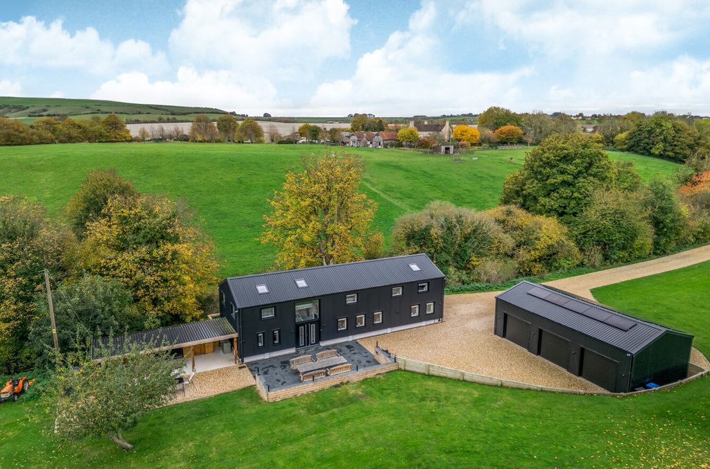 Property photo 1 of 29