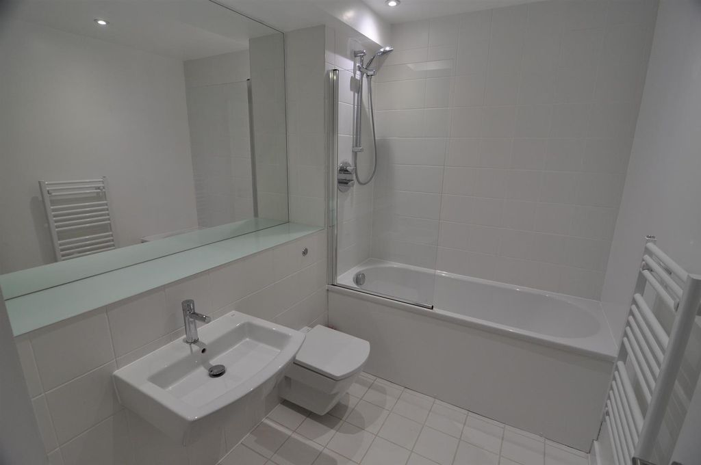 Property photo 1 of 5 Bathroom